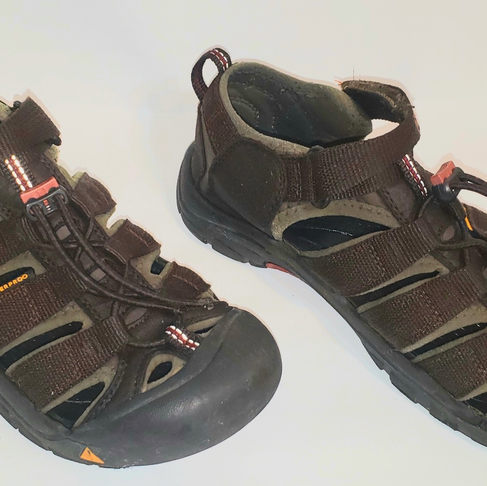 Keen Newport H2 Sport Sandals unisex 5 Waterproof Outdoor Webbing Brown unisex